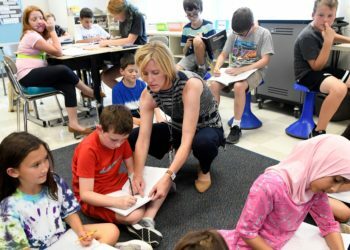 Kindergarten teachers begin negotiations