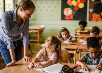 Elite Chinese college ordered to stop paying a fortune to trap students