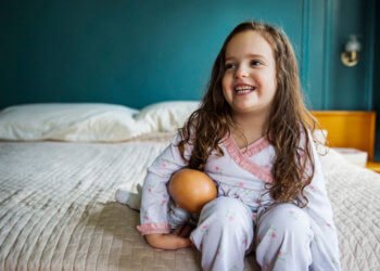 Cambridge University lowers threshold for college kids