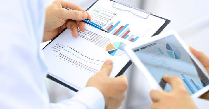 Business Analyst vs Data Analyst: Which Career Path is Right for You?