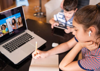 Top Colleges with Distance Learning for Students